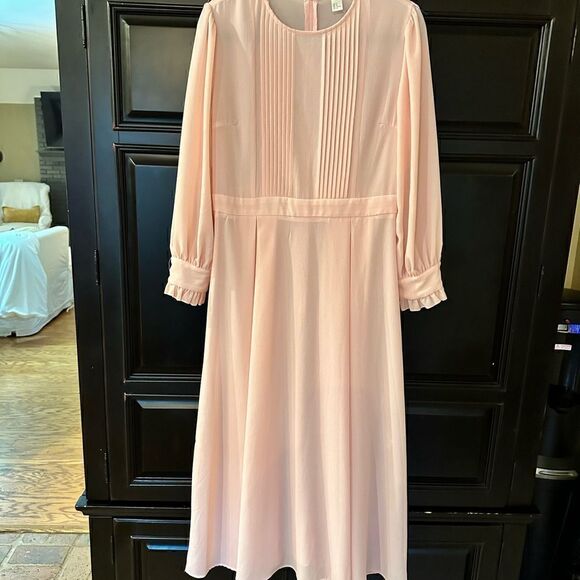 ARIANNE FIT AND FLARE DRESS - Picture 5 of 7